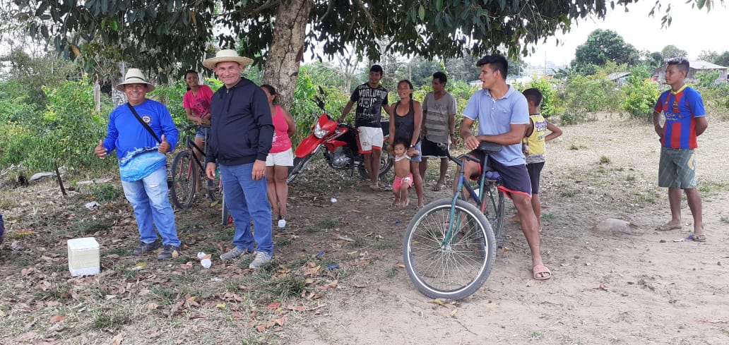 Afonso Caburi acompanha obras na comunidade Divino Espírito Santo do Aduacá, resultado de seus requerimentos.