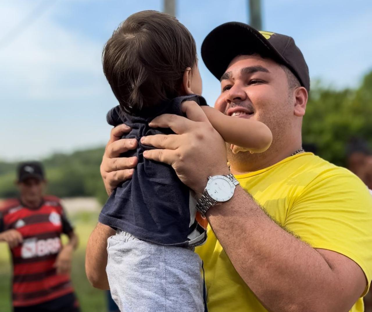 Alex Garcia propõe mutirão jurídico gratuito para regularizar guarda e pensão de mães solo em situação de vulnerabilidade