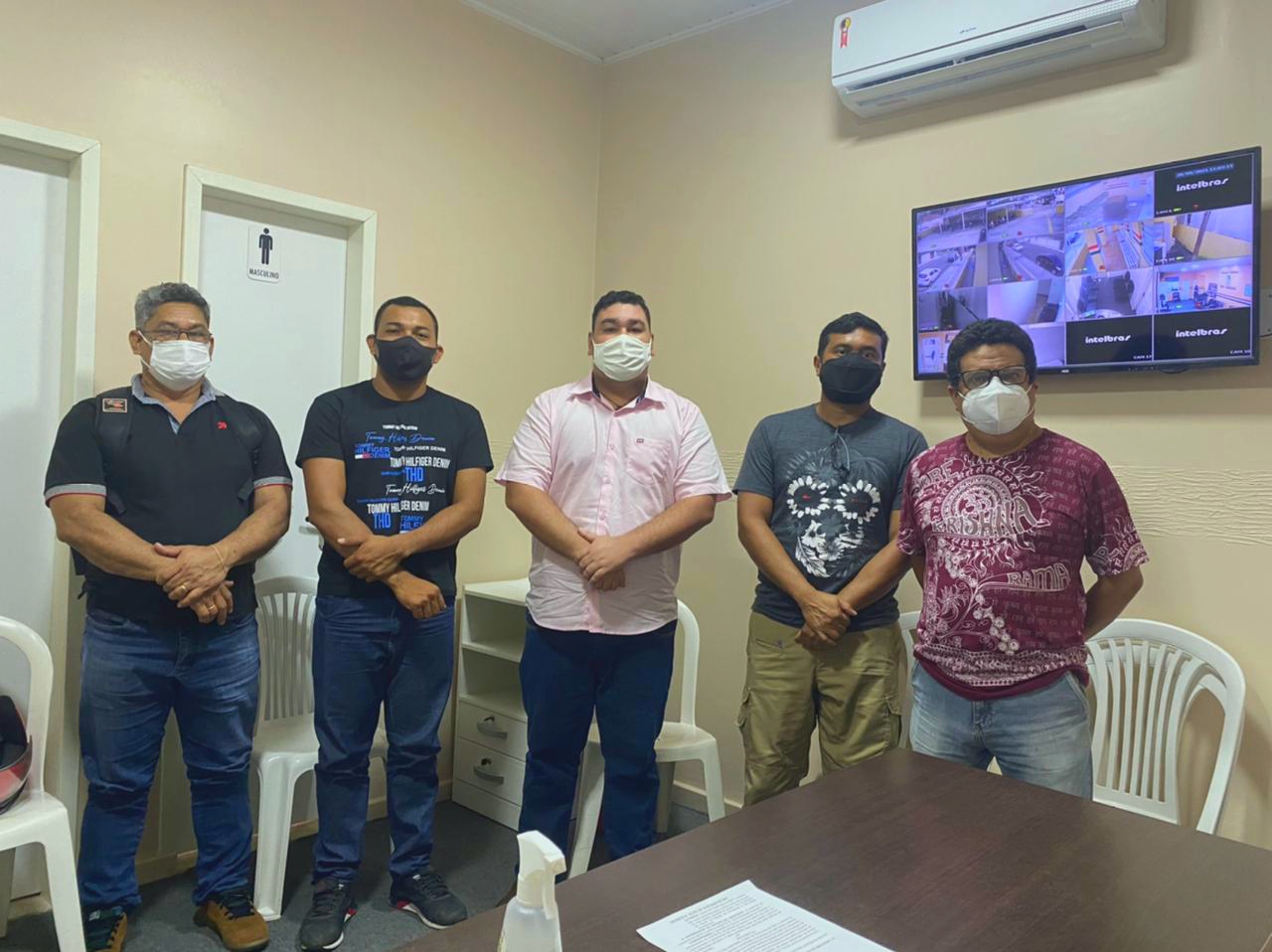 Alex Garcia reúne com pais e professores para debater sobre o retorno das aulas presenciais em Parintins