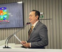 Babá Tupinambá cobra reparos urgentes em trecho crítico da Rua Silves, no bairro da Francesa