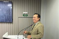 Babá Tupinambá propõe Moção de Aplausos para coordenadora da UEA e estudantes parintinenses