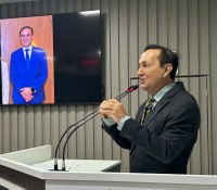 Babá Tupinambá propõe Título de Cidadão Parintinense a Mateus Assayag