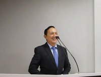 Babá Tupinambá solicita construção de novo cemitério, em Parintins