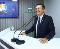 Babá Tupinambá solicita operação tapa-buraco para rua Paraíba, no bairro Itaúna I