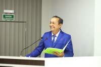 Babá Tupinambá solicita troca de luminárias na Rua Raimundo Luiz de Menezes
