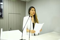 Brena Dianná pede cumprimento das leis e fala dos projetos não cumpridos da Administração Pública   