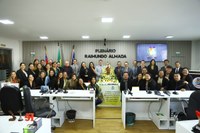 Câmara de Parintins acolhe com devoção a imagem peregrina de Nossa Senhora do Carmo