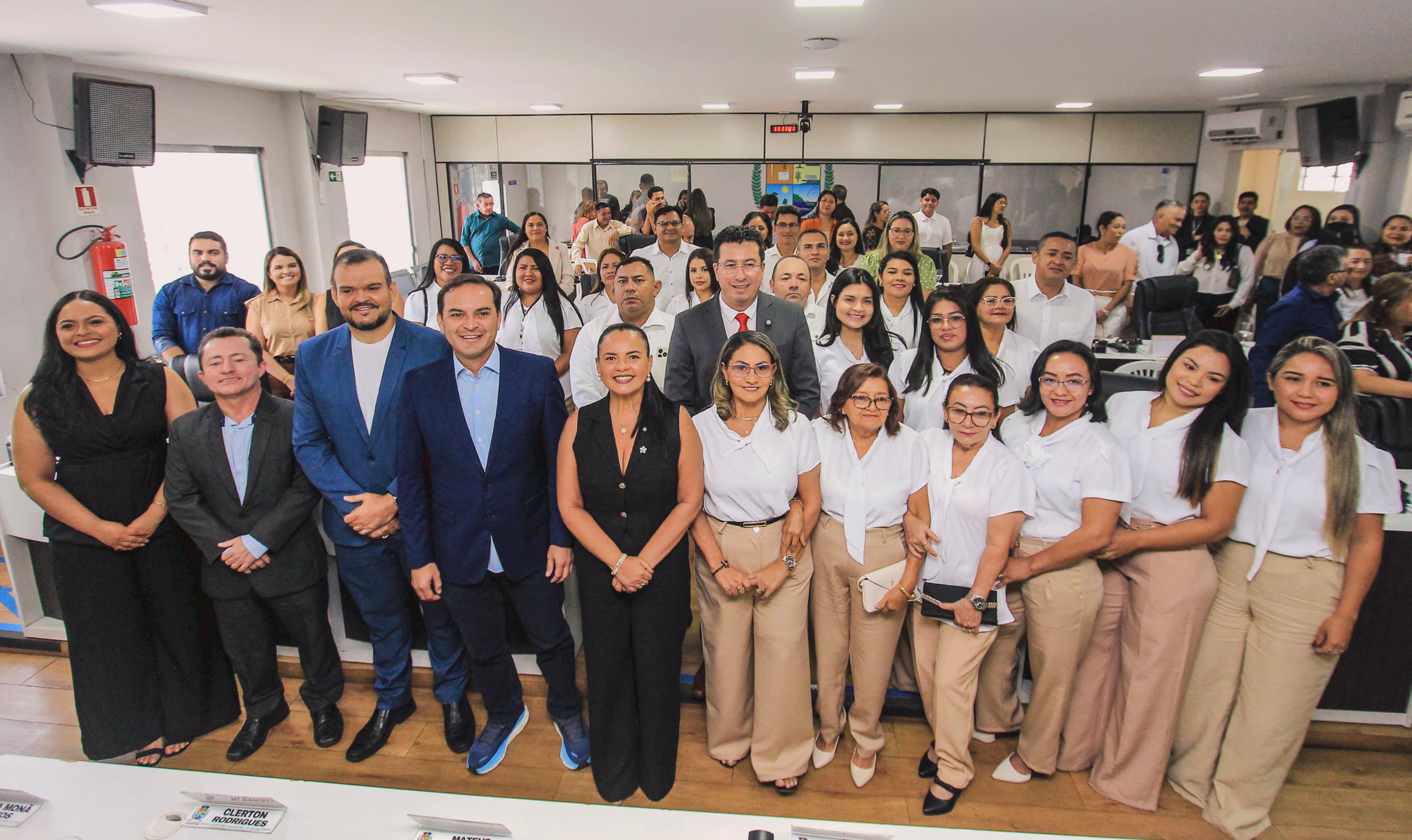 Câmara de Parintins celebra 20 anos do CAPS Adolfo Lourido em Sessão Especial