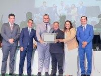 Câmara de Parintins celebra 70 anos do Colégio Batista e homenageia Professor Eduardo Lessa Júnior com Título de Cidadania