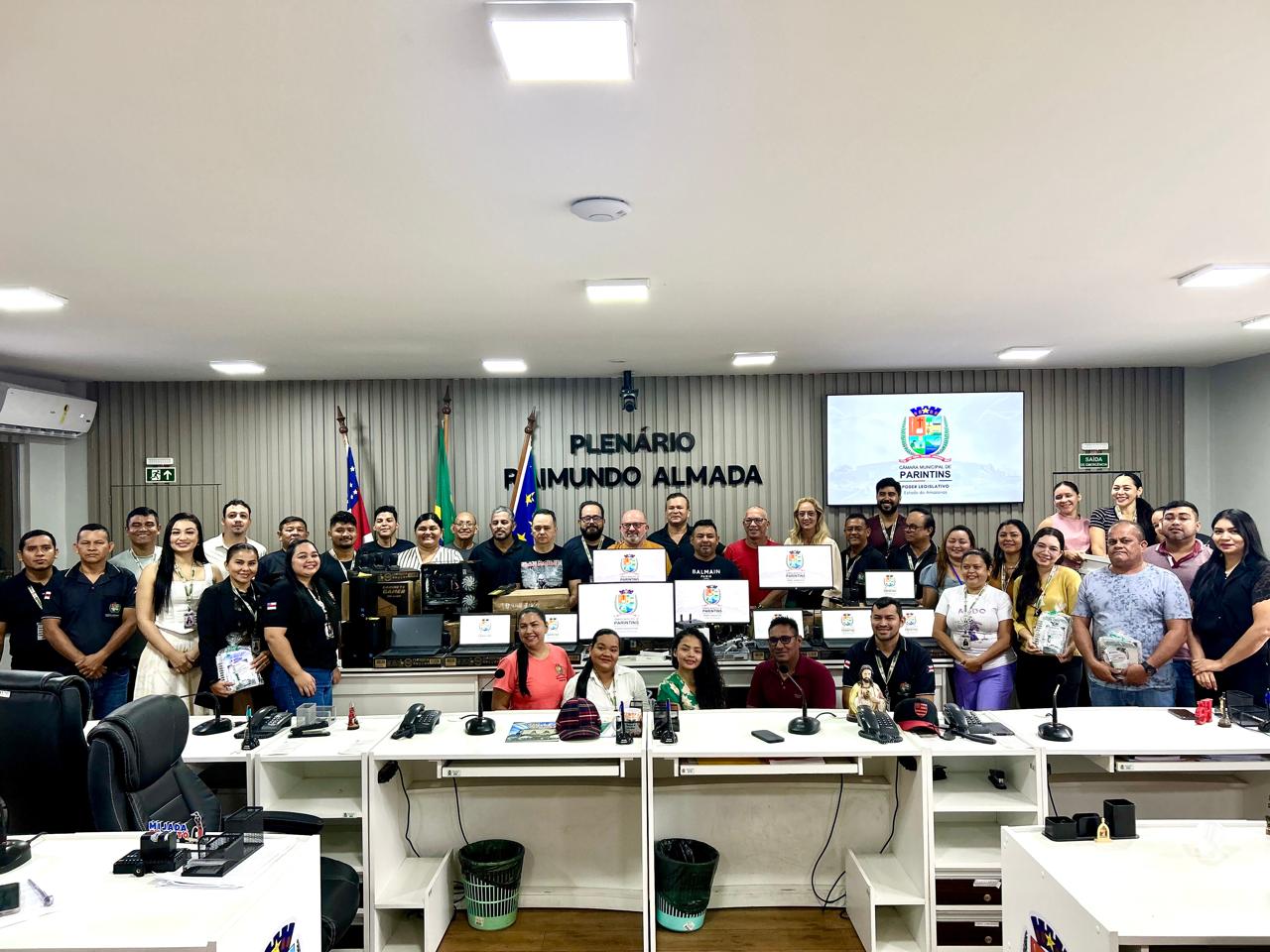 Câmara de Parintins entrega novos equipamentos e reforça estrutura tecnológica do Legislativo