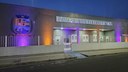 Câmara de Parintins ilumina prédio em apoio à Campanha Fevereiro Roxo e Laranja