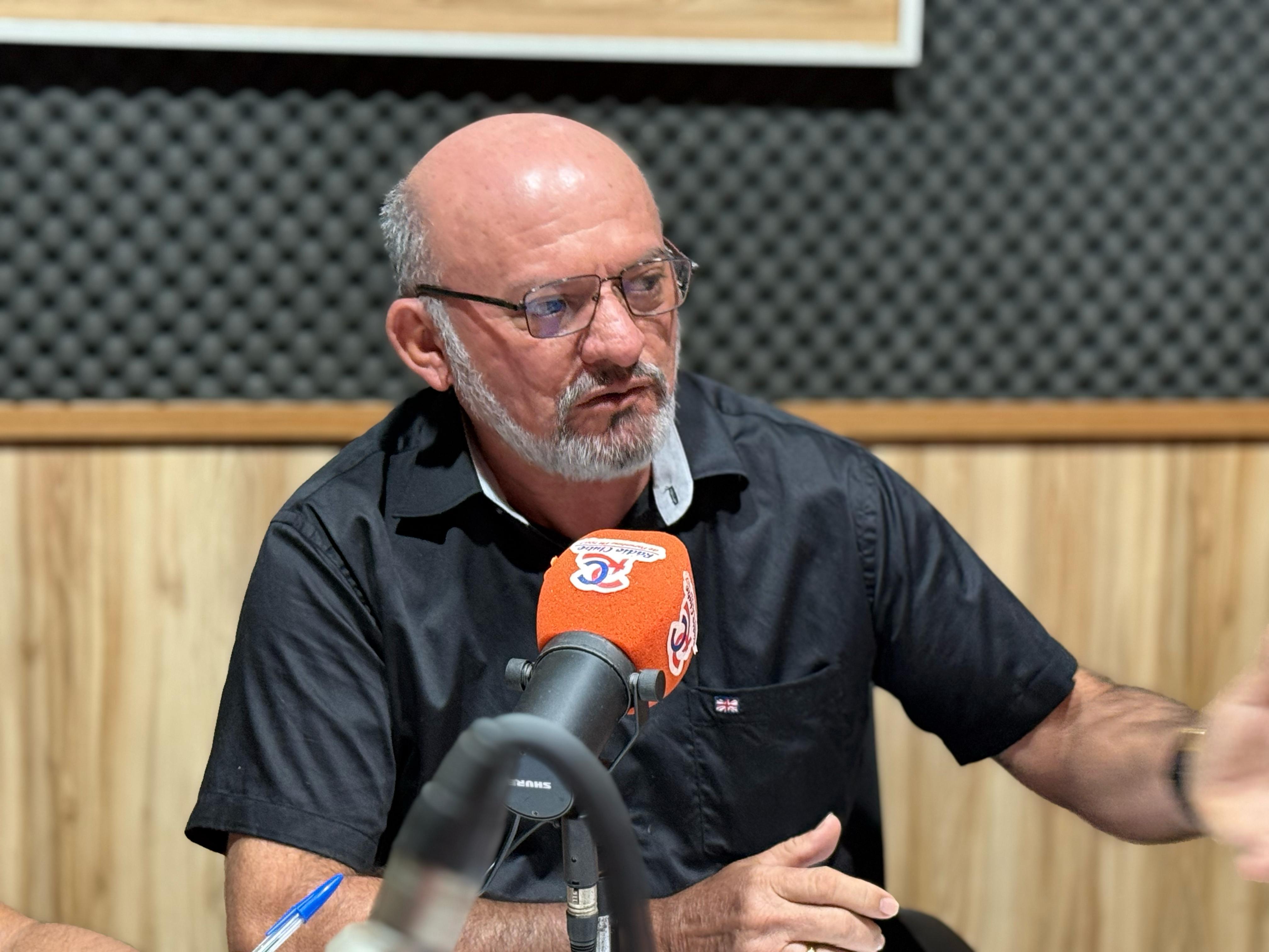 Câmara de Parintins realiza pagamento do auxílio-fardamento aos servidores