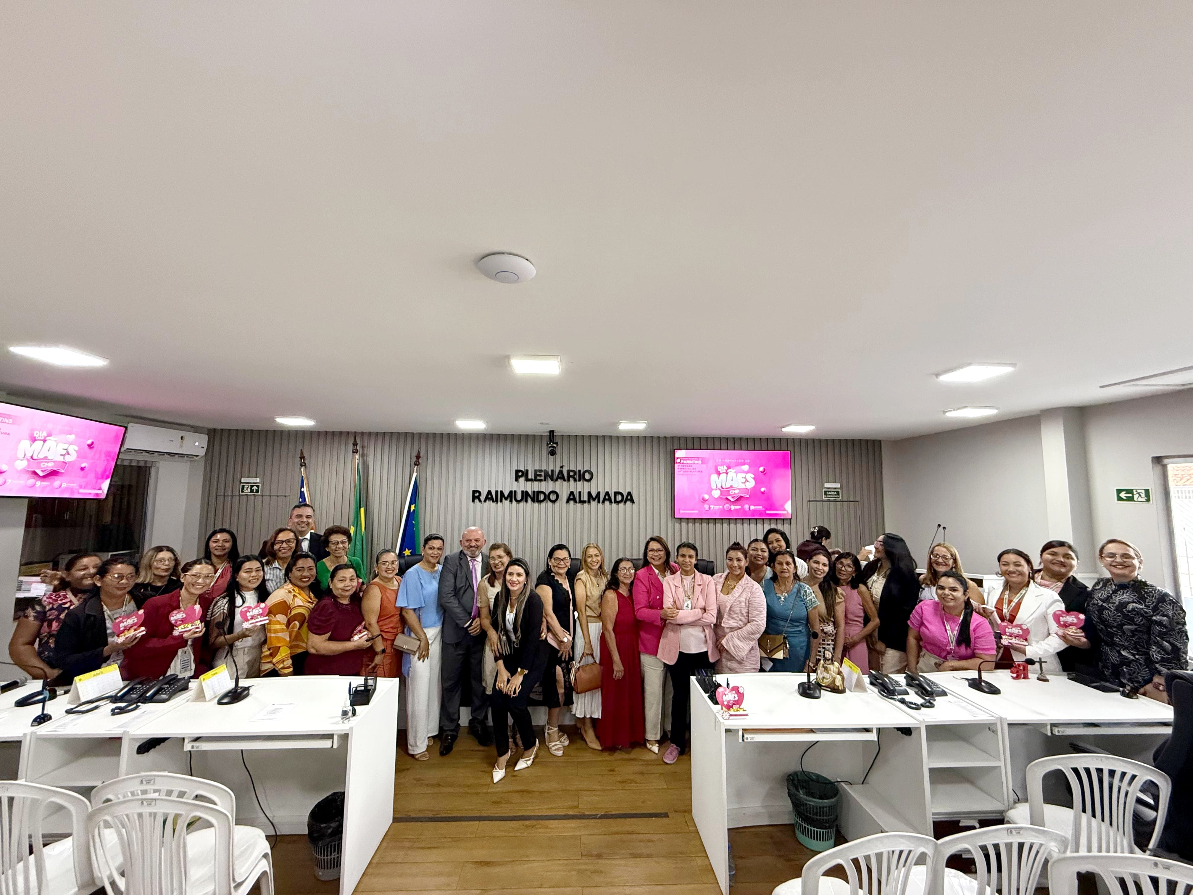 Câmara de Parintins realiza Sessão Especial em homenagem ao Dia das Mães