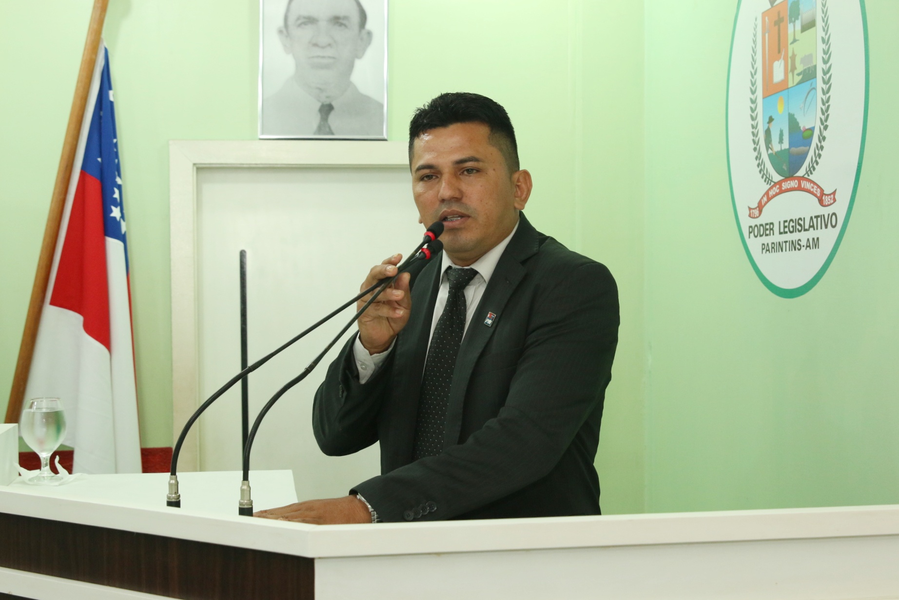 Com agradecimentos pela 3ª Sessão Itinerante, vereador Renei Mocambo discursa na Tribuna