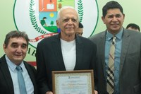 Dr. Rubens Belfort é condecorado cidadão parintinense