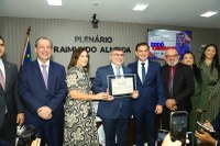 Empresário Dodó Carvalho recebe Título de Cidadão Parintinense em Sessão Solene na Câmara Municipal