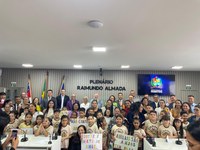 Estudantes do Colégio Nossa Senhora do Carmo visitam Câmara de Parintins e emocionam vereadores com projeto sobre causa animal