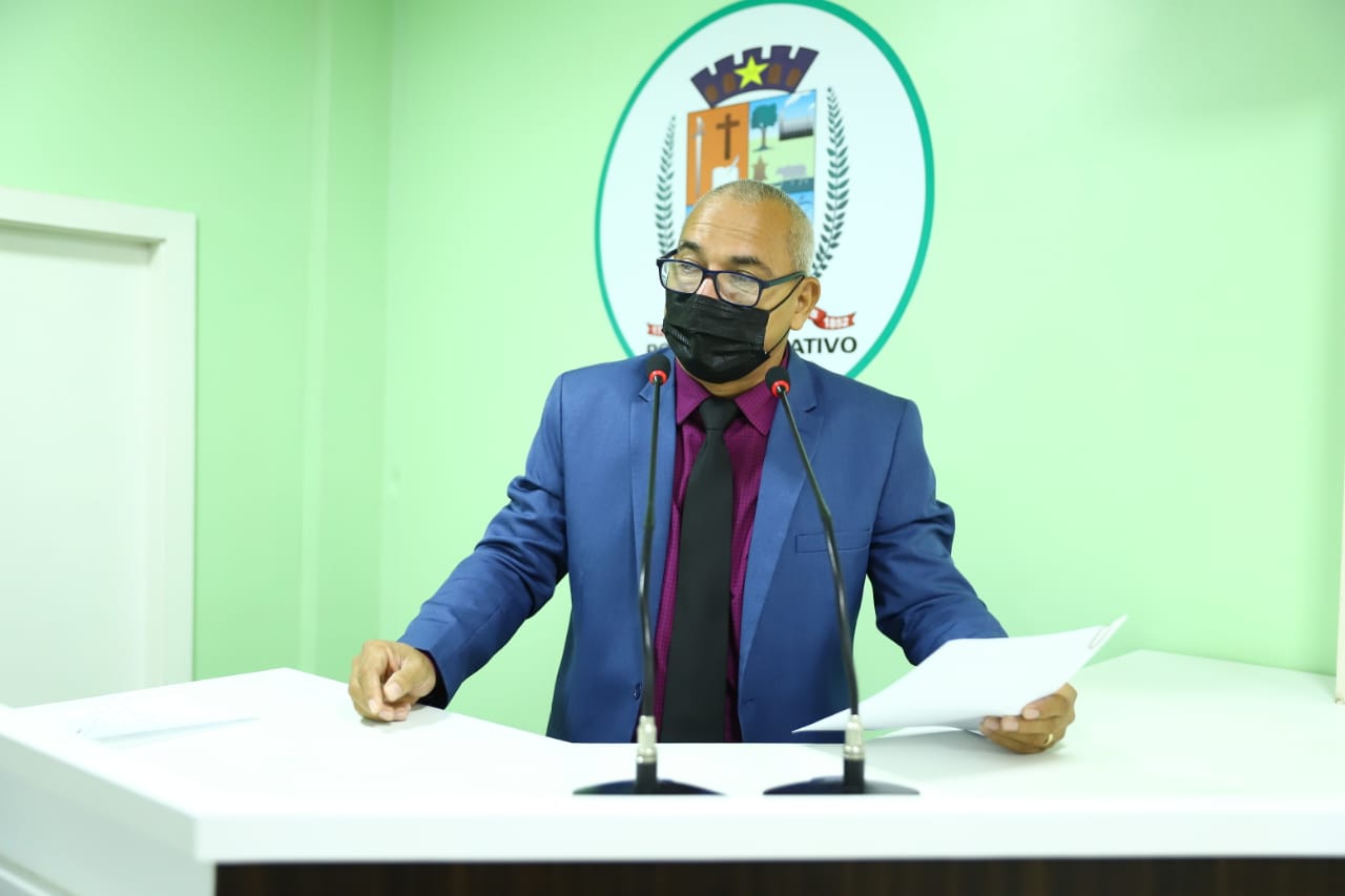 Fernando Menezes indica recuperação da estrada e serviço de iluminação pública no Ramal do Xibiu, no Macurany   