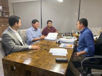 Investimentos para Parintins: Presidente da Câmara de Parintins participa de reunião com governador do Estado