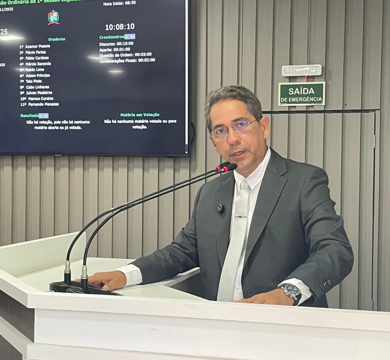 Julvan Medeiros denuncia em sessão ordinária o descarte irregular de lixo na cidade