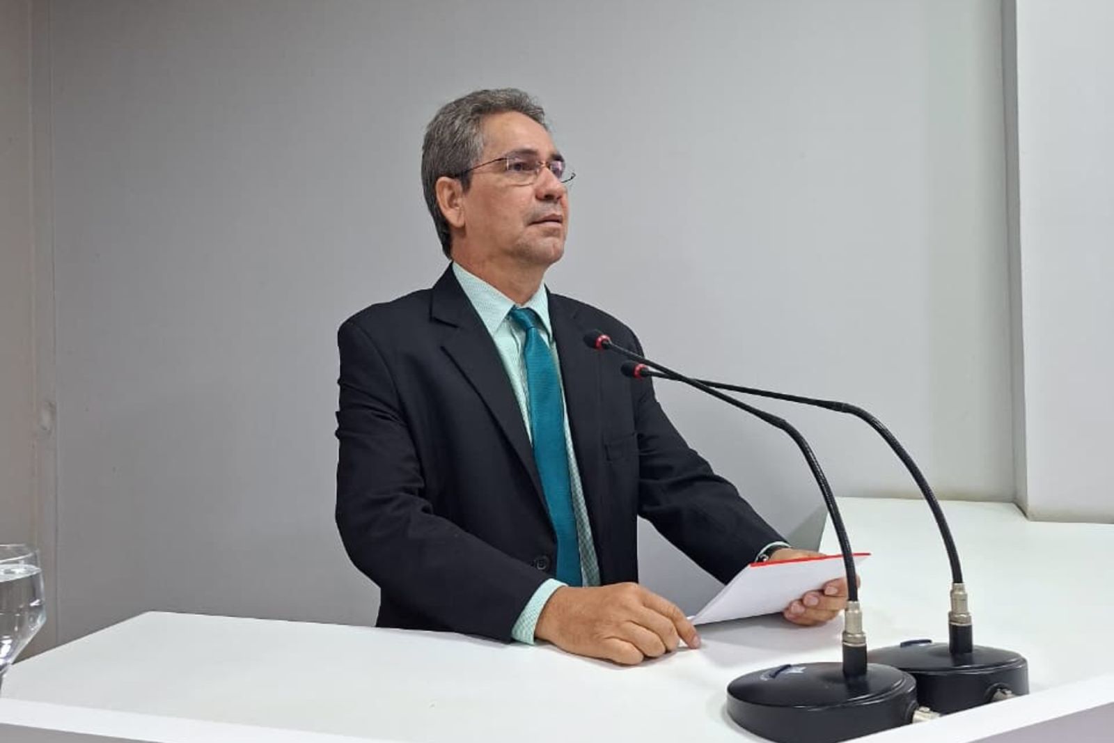 Julvan Medeiros elogia crescimento de Parintins e reafirma compromisso com o desenvolvimento da cidade