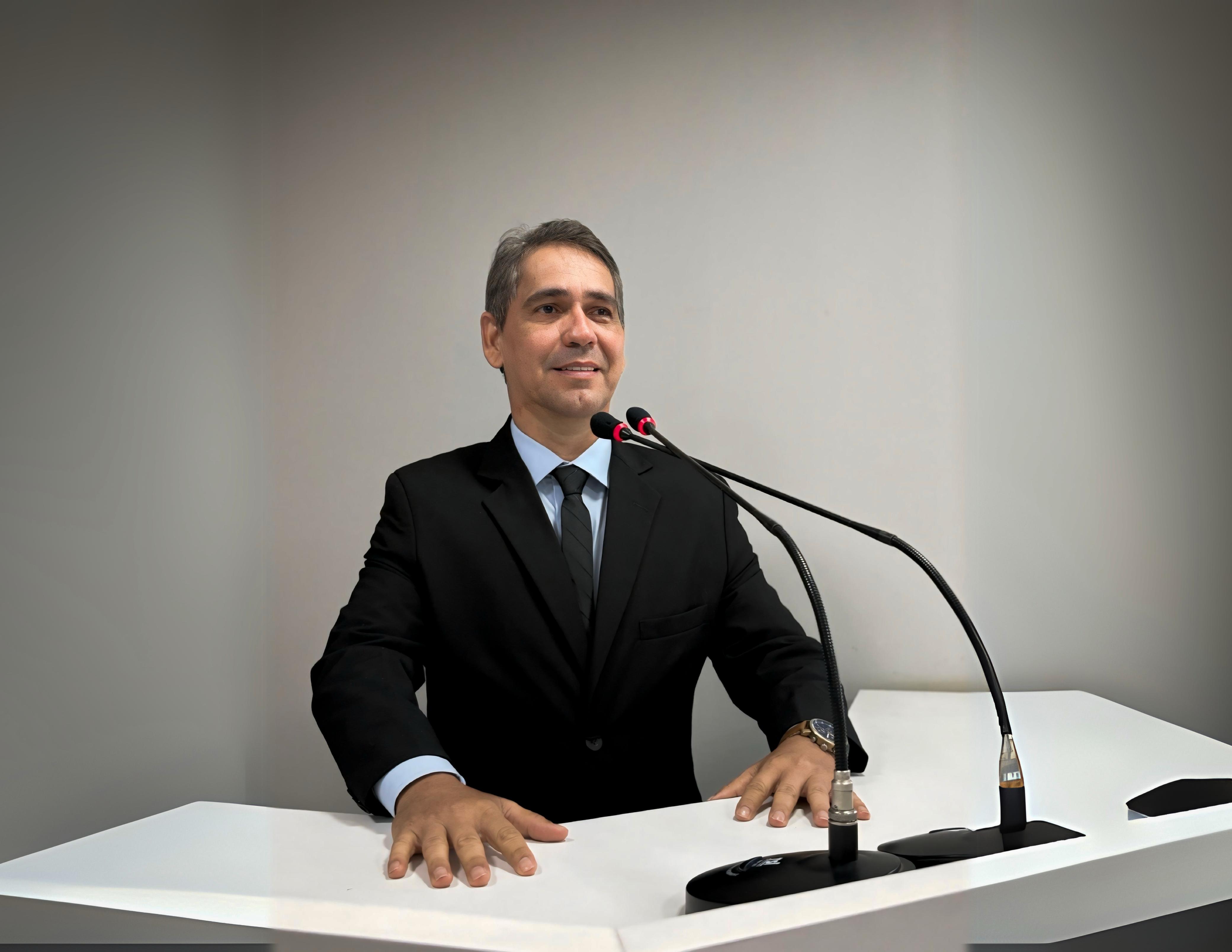 Julvan Medeiros propõe ações para limpeza urbana e segurança no trânsito