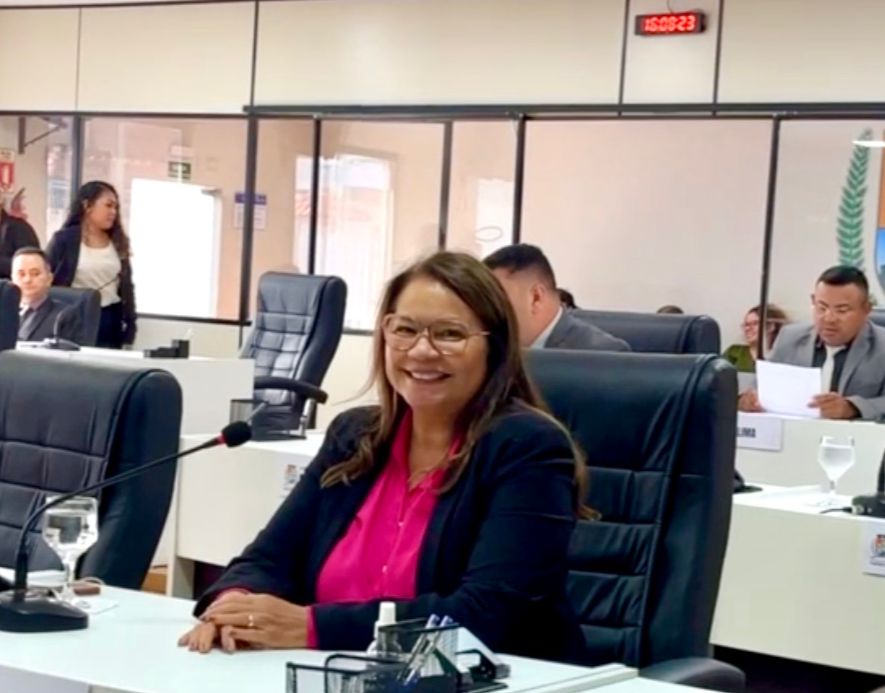 Márcia Baranda participa da sessão extraordinária para votação de projeto de lei   