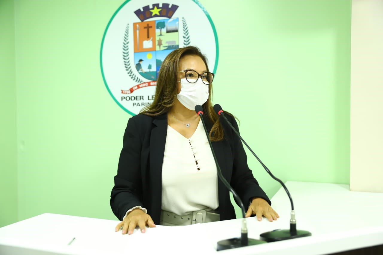 Márcia Baranda solicita construção de Casa do Professor para a comunidade São Francisco do Uaicurapá   