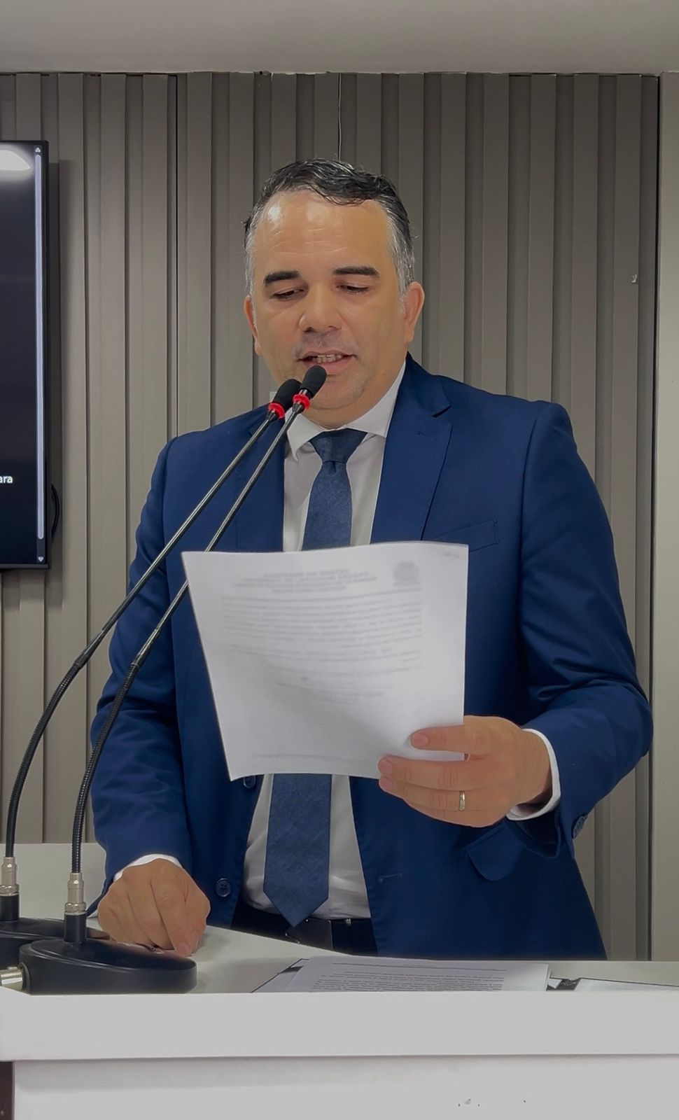 Marcus Cursino solicita estratégia diferenciada de coleta de lixo no Bairro Paschoal Alaggio