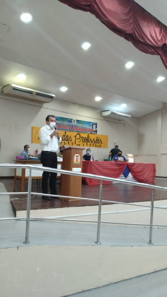 Massilon participa da II Feira das Profissões na Escola CETI “Gláucio Gonçalves”   