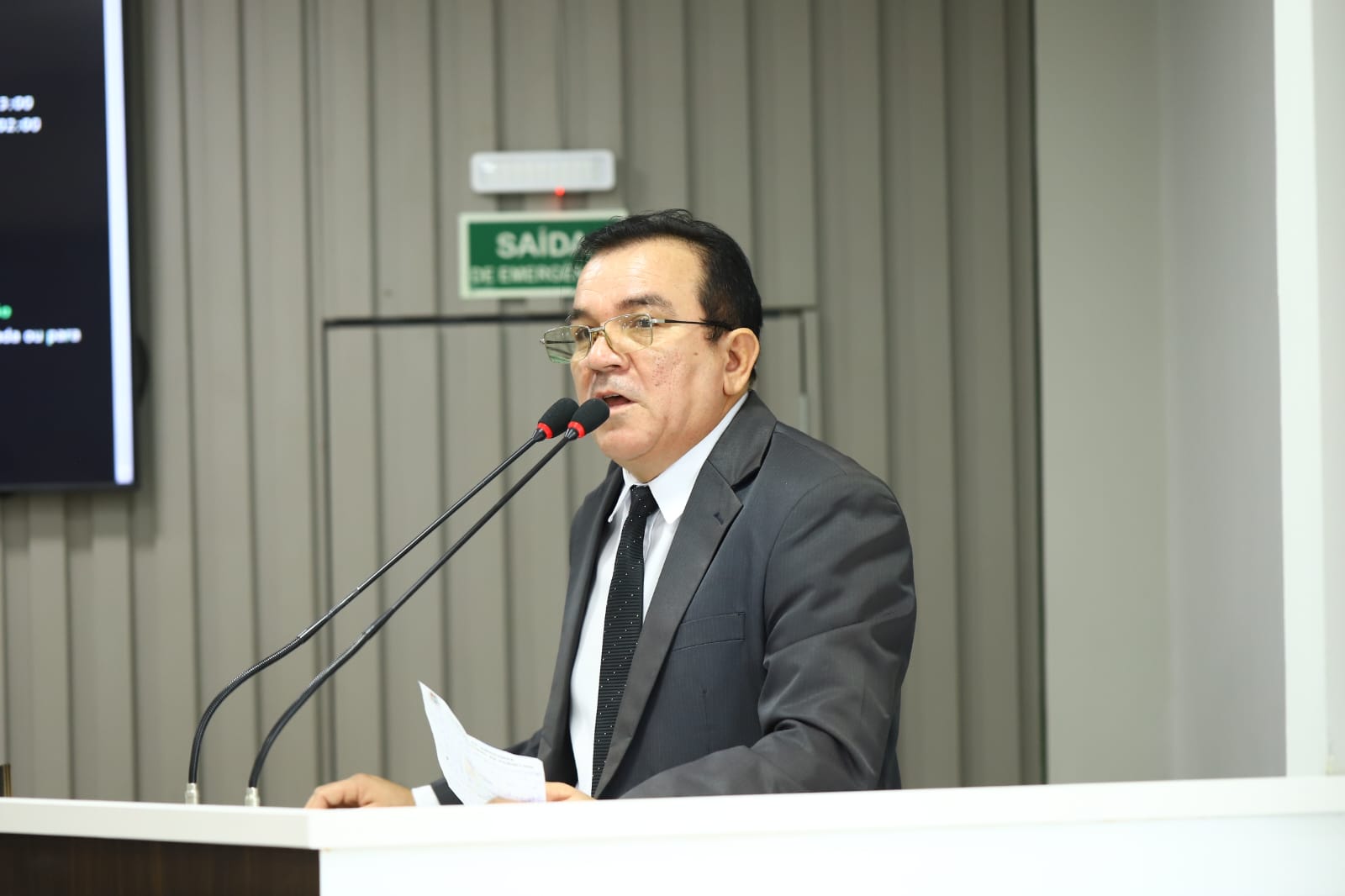 Massilon pede informações sobre o andamento e conclusão da obra da Escola Beatriz Maranhão