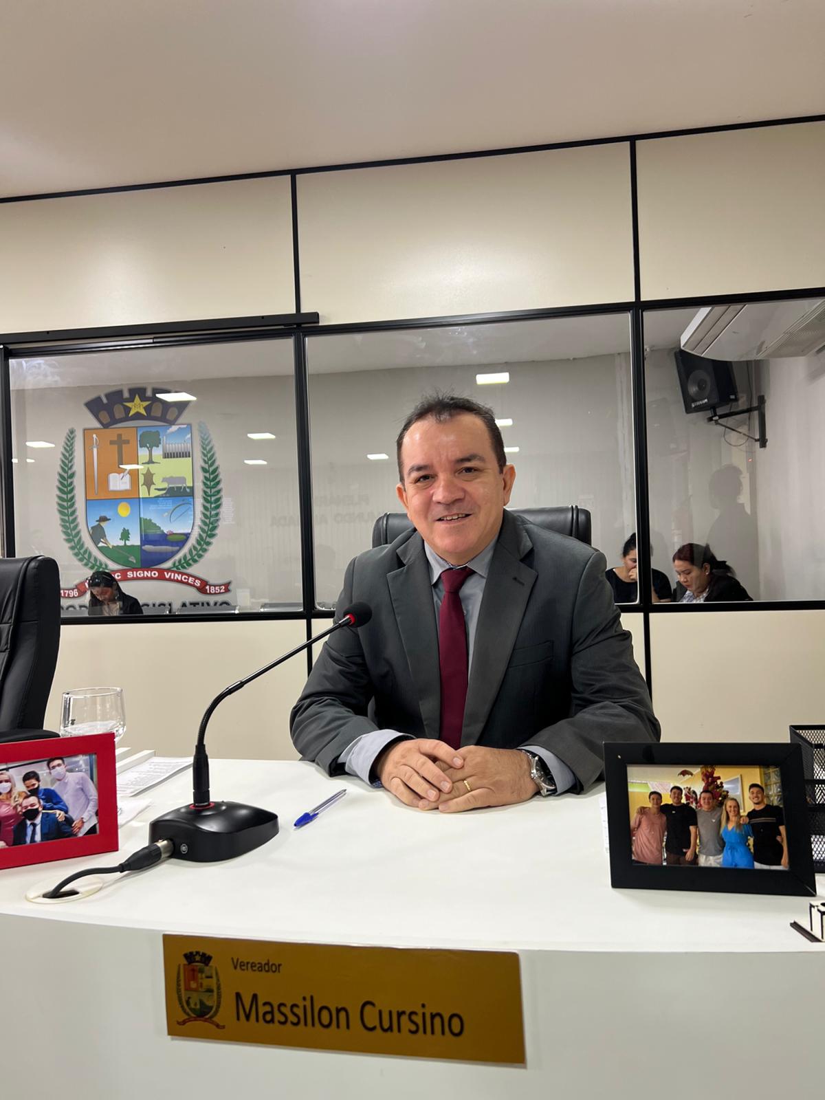 Massilon presta contas de proposituras e ações desenvolvidas durante seu mandato   
