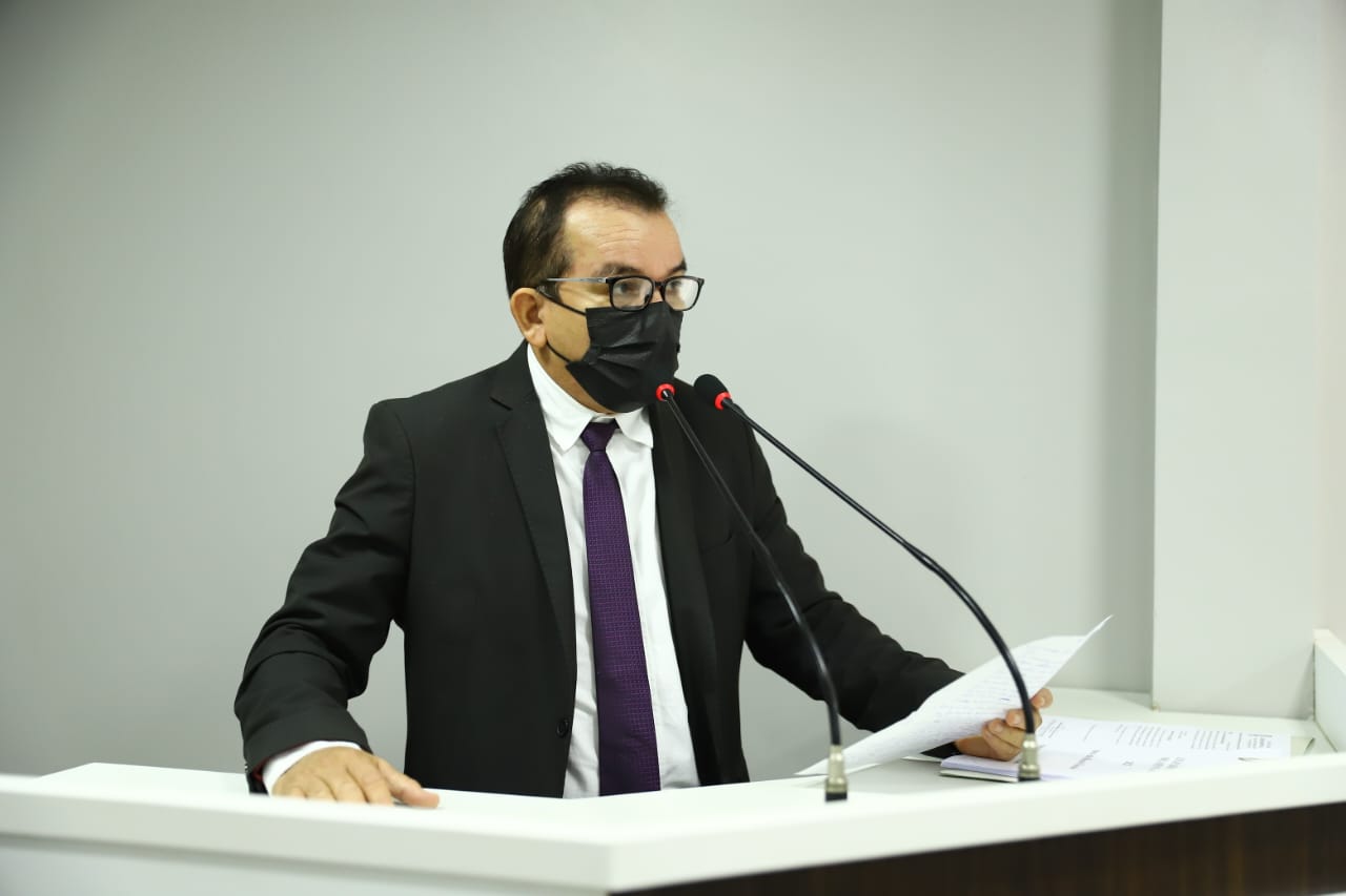 Massilon solicita da EMTT informações do quantitativo e destinação de veículos apreendidos   