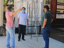 Mateus Assayag e Bi Garcia fiscalizam obras nos bairros de Parintins   