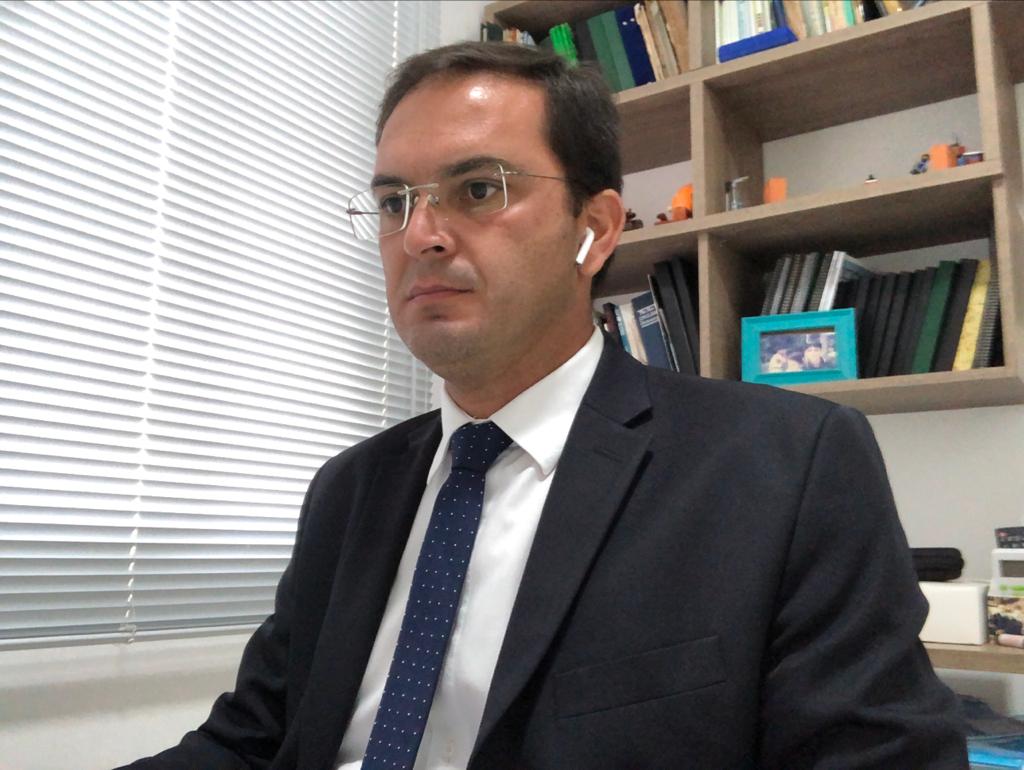 Mateus Assayag fala sobre Festa do Carmo e repudia serviços das operadoras de telefonia móvel em Parintins