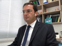 Mateus Assayag fala sobre Festa do Carmo e repudia serviços das operadoras de telefonia móvel em Parintins