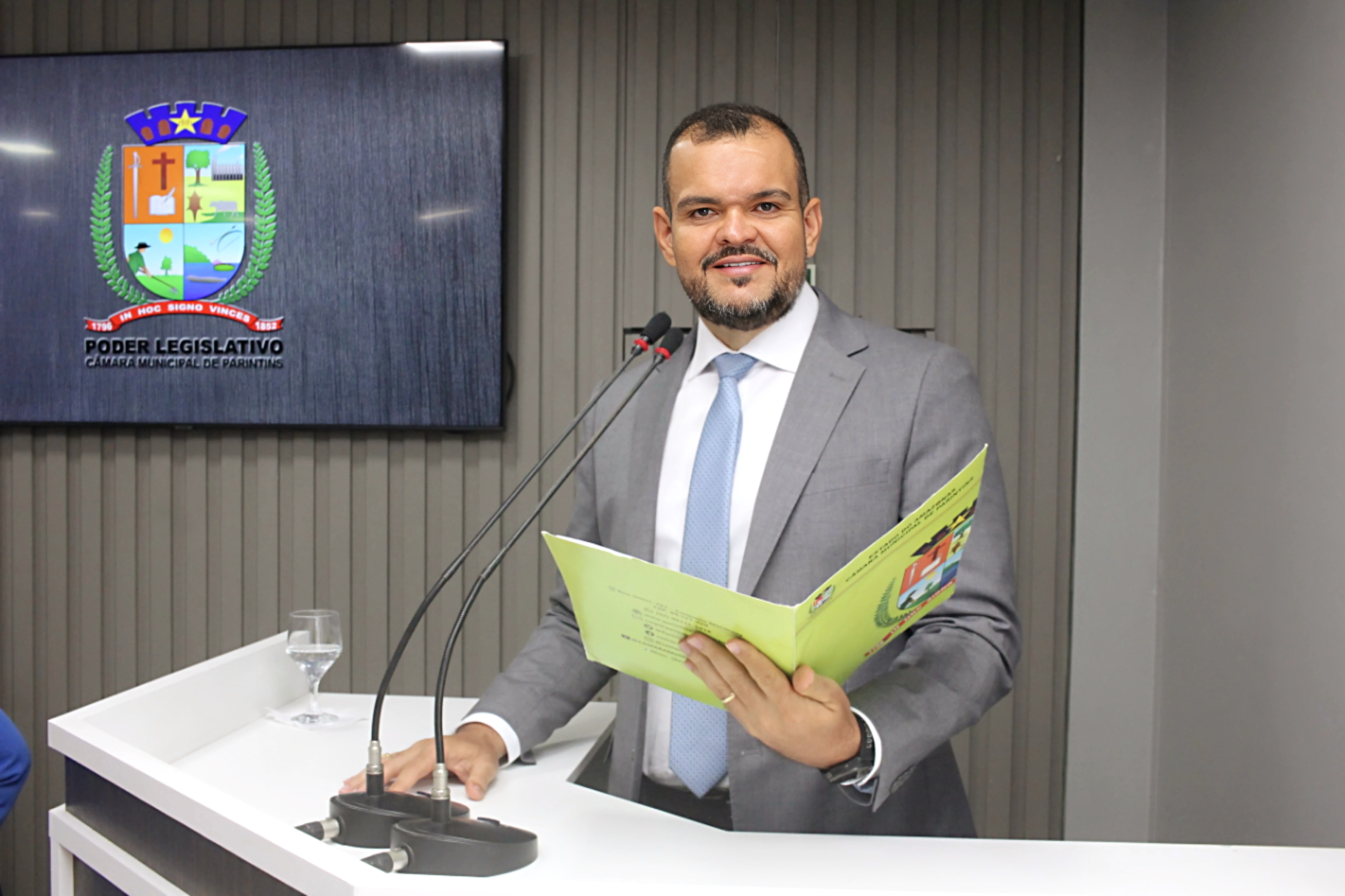 Na Câmara Municipal de Parintins, Vereador Azamor Pessoa apresenta pacote de indicações para melhorar a infraestrutura na cidade e no interior