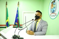 Naldo Lima realiza ação solidária às mães e alerta população contra a Covid-19   