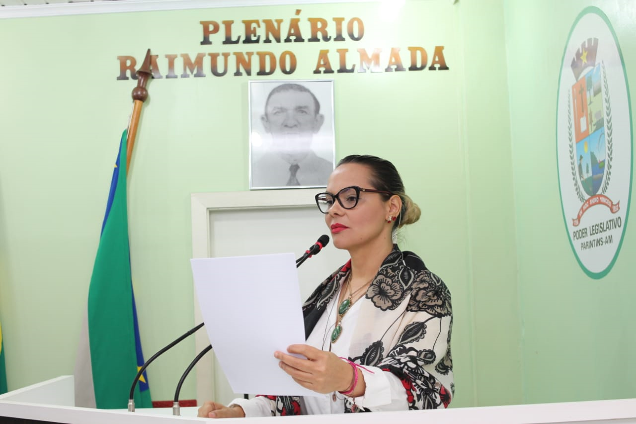 Nêga Alencar chama líder de puxa-saco e pede que prefeito escolha alguém mais competente