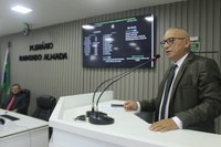 No seu discurso na tribuna, o vereador Fernando Menezes fez indicações para reforma de escola, reforma de ponte e construção de uma casa de saúde na zona rural de Parintins