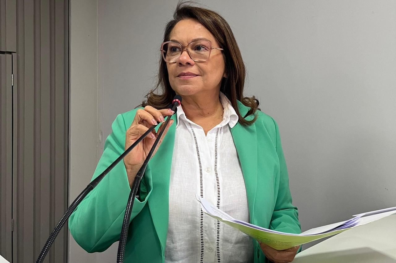 Outubro Cinza: Márcia Baranda solicita criação de programa para fornecimento de medicamentos de alto custo a pacientes com doenças reumáticas