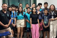 Ouvidoria da Câmara de Parintins alerta alunos sobre os riscos nas redes sociais e jogos online