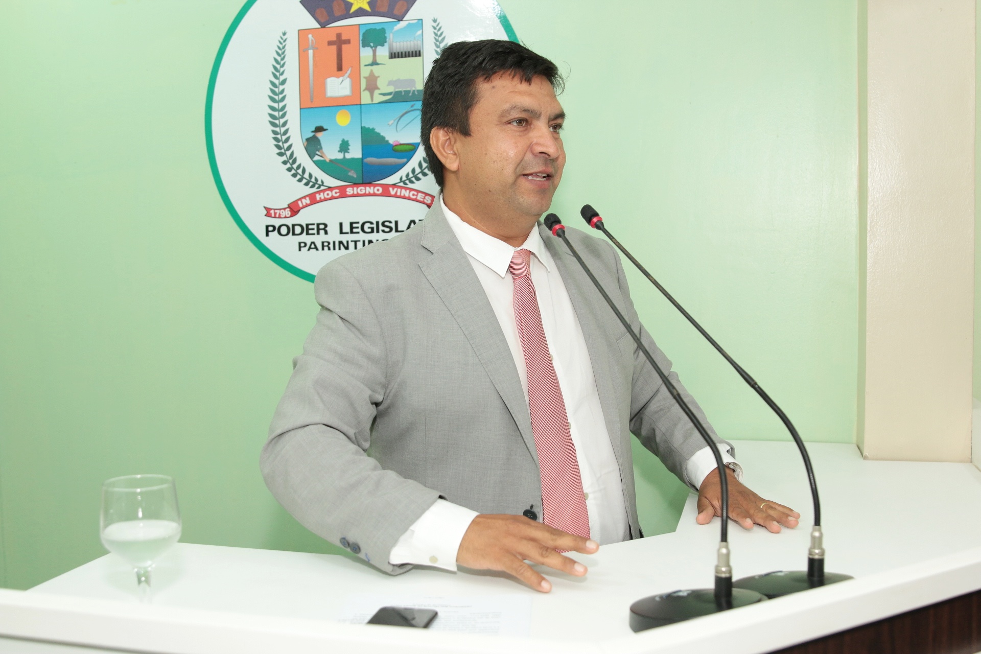 Presidente da Câmara apresenta Carta-Ofício a encaminhar ao Governo do Estado e Governo Federal para recuperação e construção de muro de Arrimo em Parintins