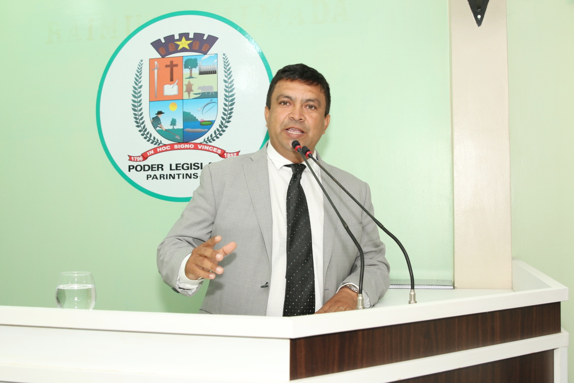 Presidente da Câmara solicita melhorias para Rua 06 do bairro União e Moção de Aplausos para ArtLeite