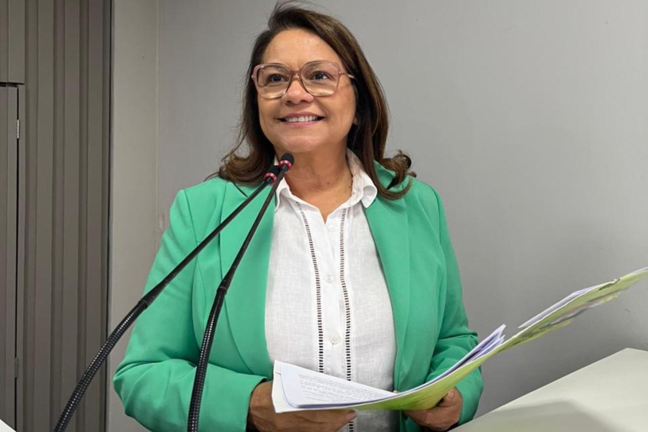 Saúde: Márcia Baranda solicita contratação de proctologista para atender população de Parintins