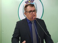 Tião Teixeira apresenta requerimentos para Zé Açú e Igarapé Açú do Mamuru