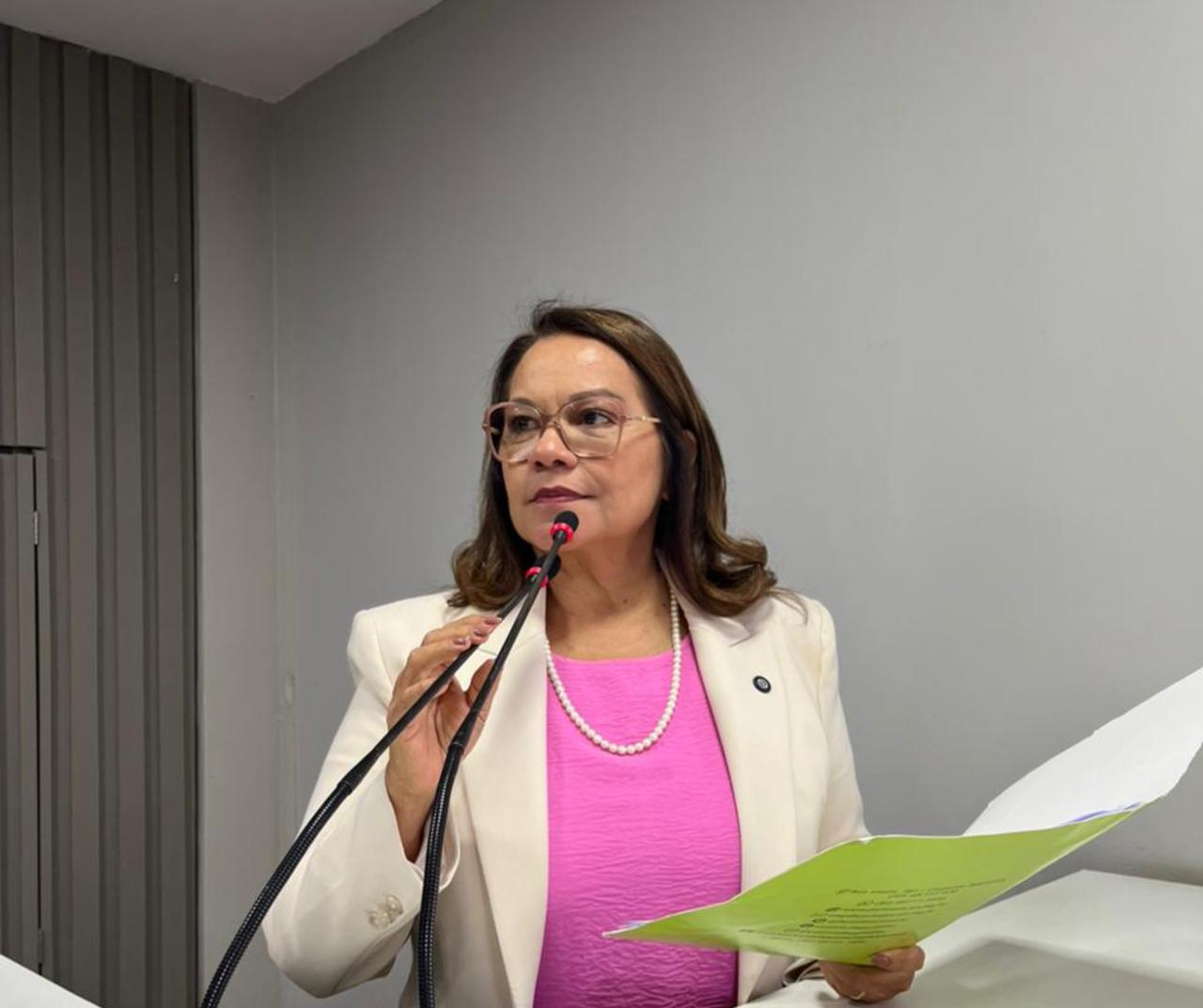 Turismo: Márcia Baranda solicita cursos de capacitação em turismo para comunidades rurais de Parintins