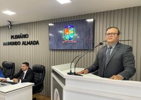 Vereador Adson Príncipe solicita manutenção e instalação de grades em bueiros de Parintins