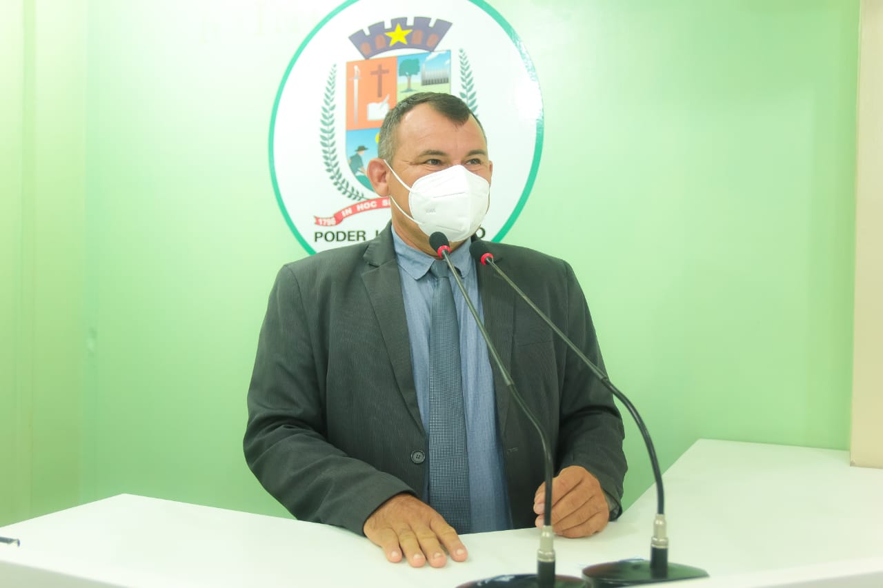 Vereador Afonso Caburi faz discurso de agradecimento em Plenário