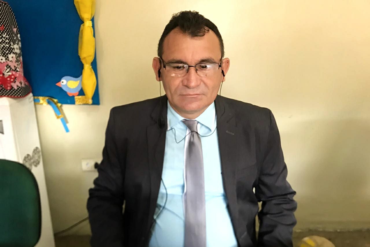 Vereador Afonso cobra serviço completo da empresa Oliveira sobre recuperação de via na Agrovila de Caburi